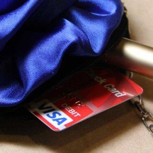 MiIRTA® Wearable Pin Purse